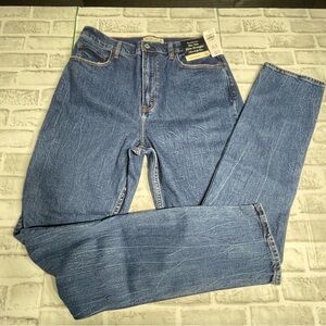Abercrombie & Fitch Blue Slim Straight Jeans curve love. Size 14 extra long. NEW
